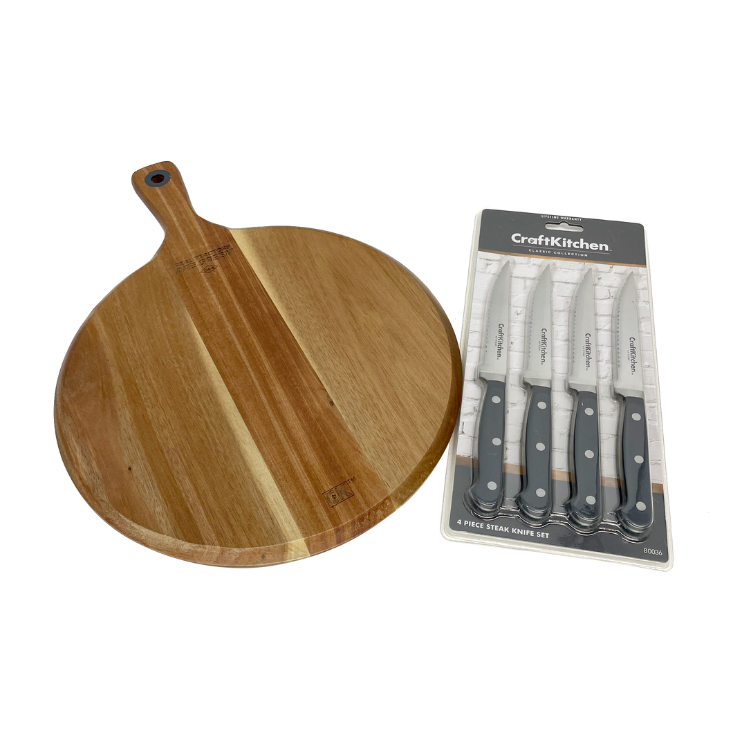 Round Cutting Board with Steak Knives